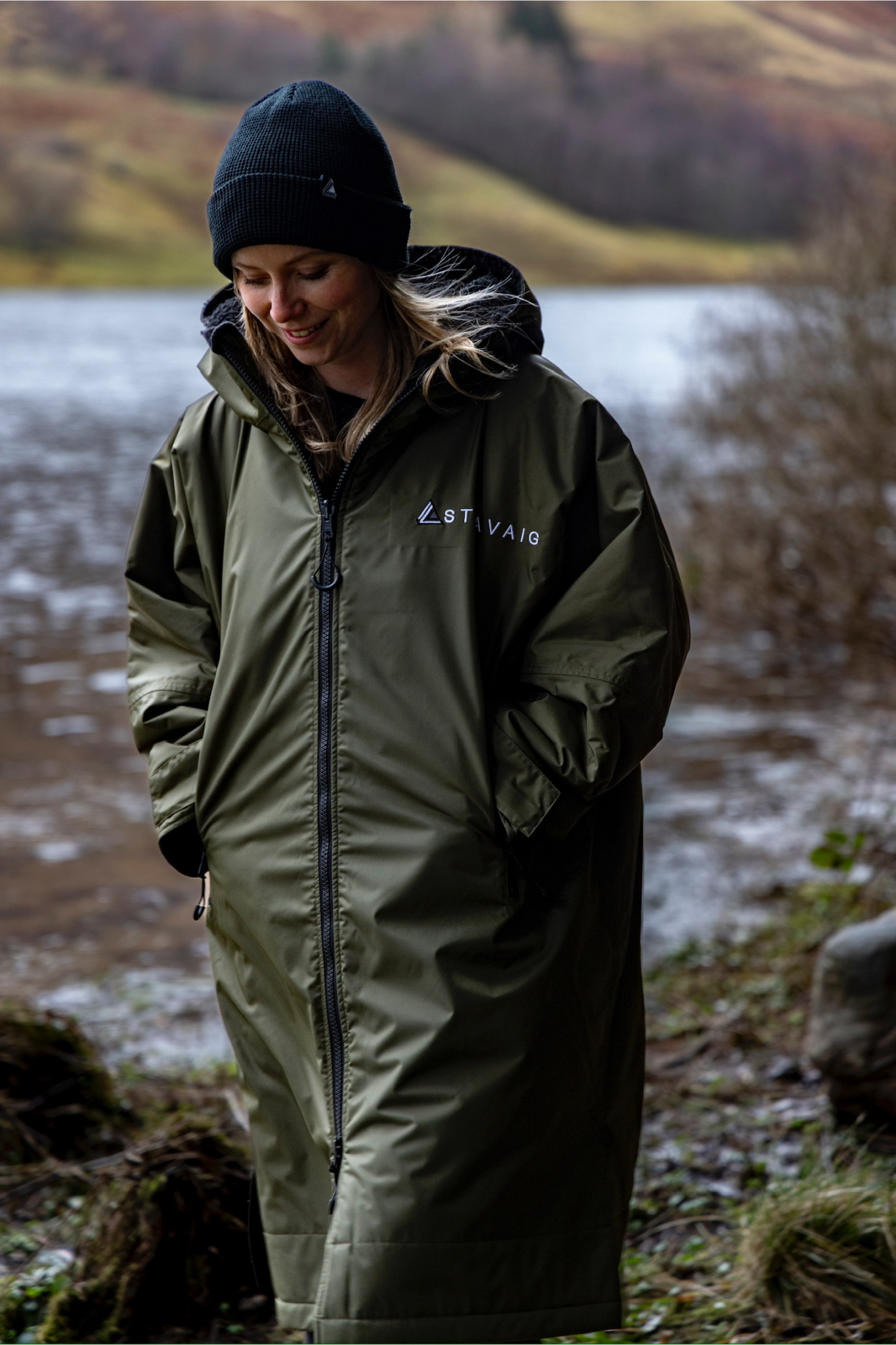 Adult Waterproof Changing Robe | Warm Sherpa Fleece-Lined Change Robe for Outdoor Adventures - KHAKI GREEN