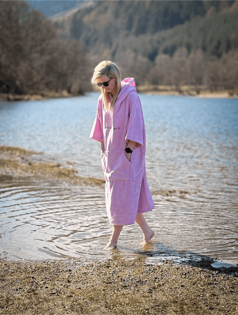 Stravaig Adult Hooded Towel Poncho Changing Robe - Blush Glen (PINK) - Stravaig