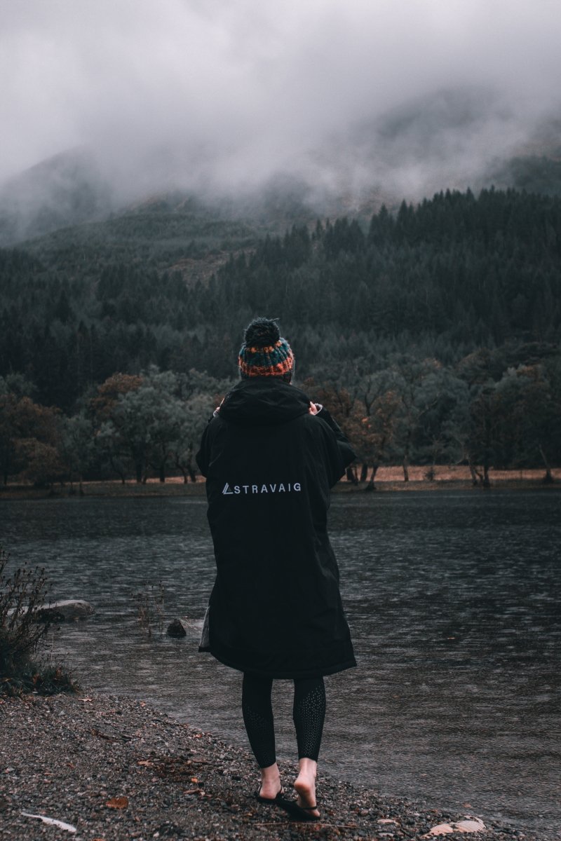PREVIOUS GENERATION v2.0 - Adult Waterproof Changing Robe - Loch Black (BLACK) - Stravaig