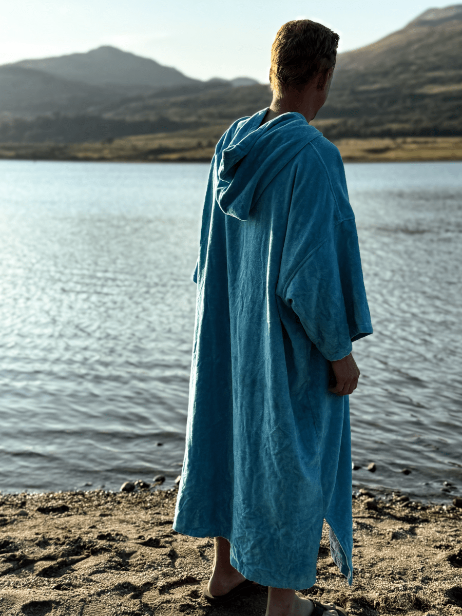 Stravaig Adult Hooded Towel Poncho Changing Robe - Loch Sky (SKY BLUE) - Stravaig 2
