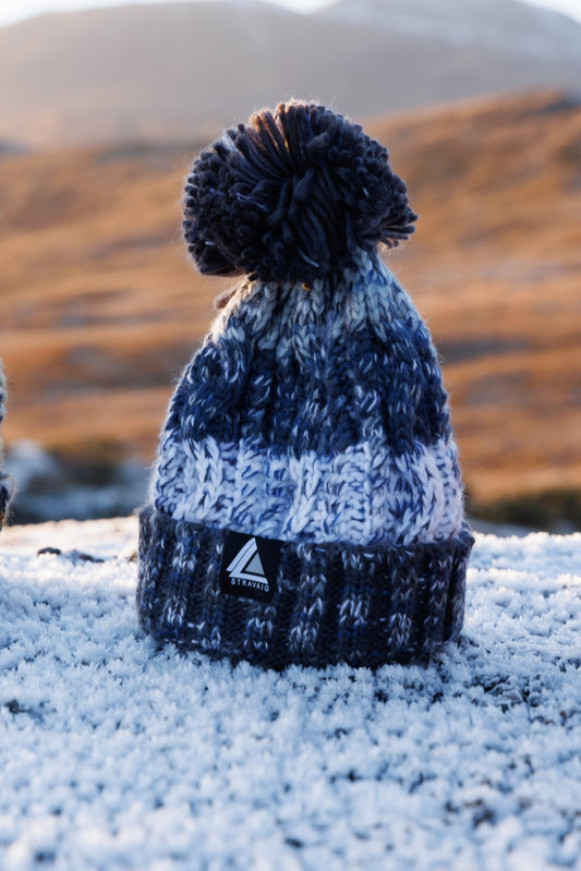 Stravaig Ben Bobble Hat - Ben Venue (White/Blue/Grey) - 2
