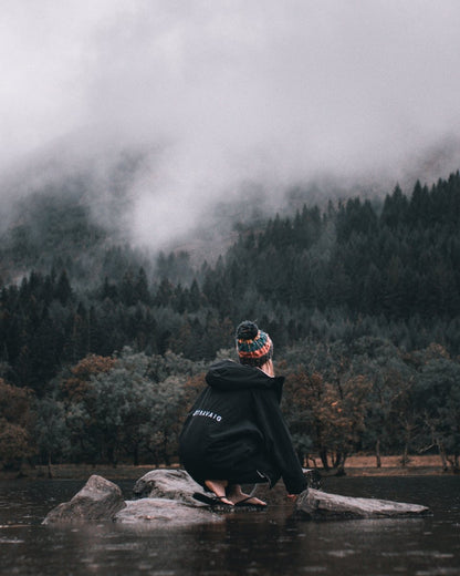 PREVIOUS GENERATION v2.0 - Adult Waterproof Changing Robe - Loch Black (BLACK) - Stravaig