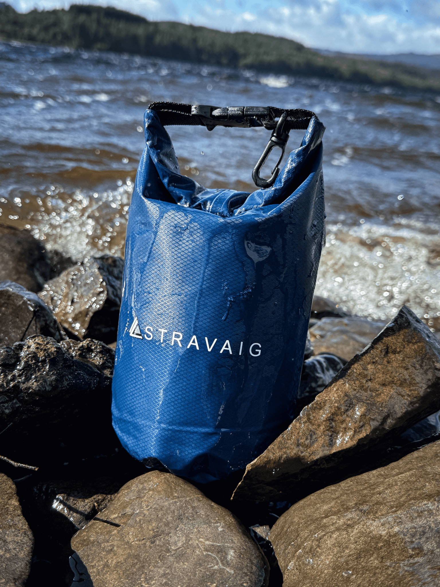 Stravaig Waterproof 2L Dry Bag - Tràigh Blue (Navy) - 7
