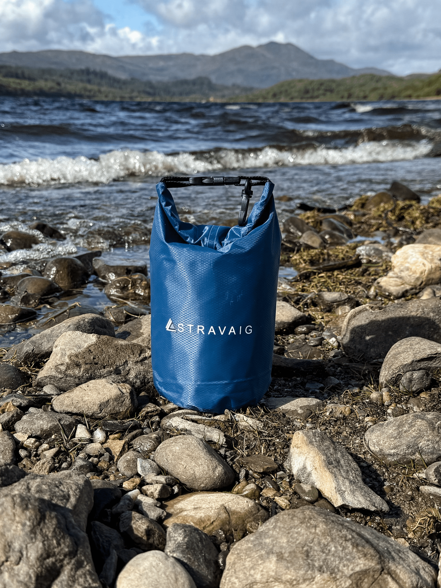 Stravaig Waterproof 2L Dry Bag - Tràigh Blue (Navy) - 2