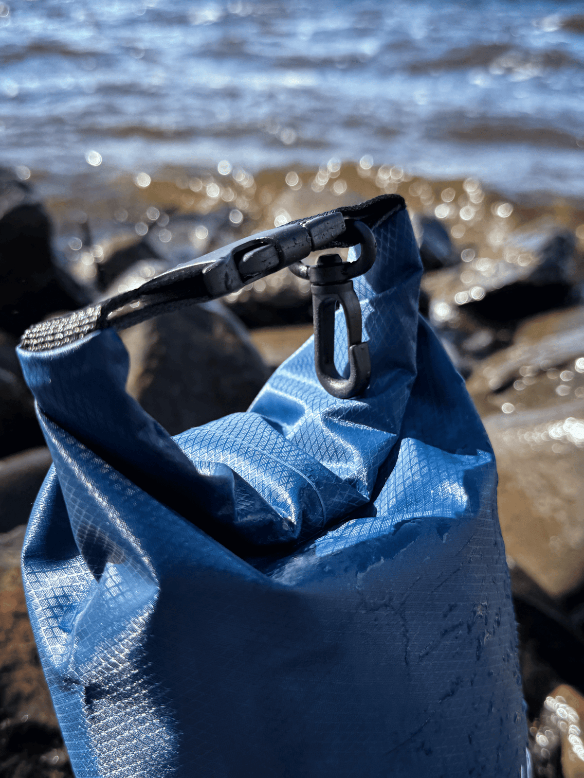 Stravaig Waterproof 2L Dry Bag - Tràigh Blue (Navy) - 4