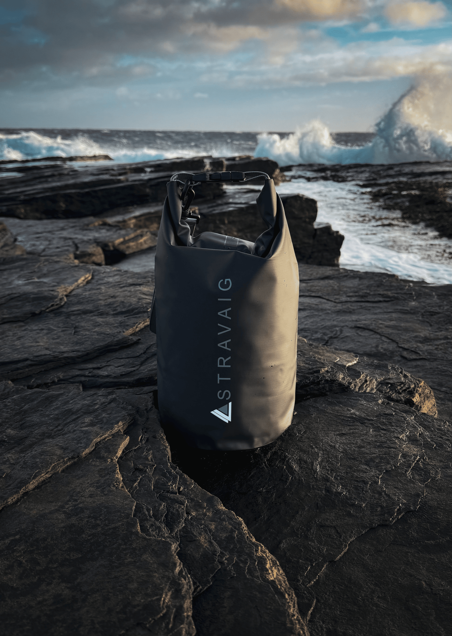 Stravaig Waterproof Dry Bag (5L/10L/20L) - Loch Black - 3