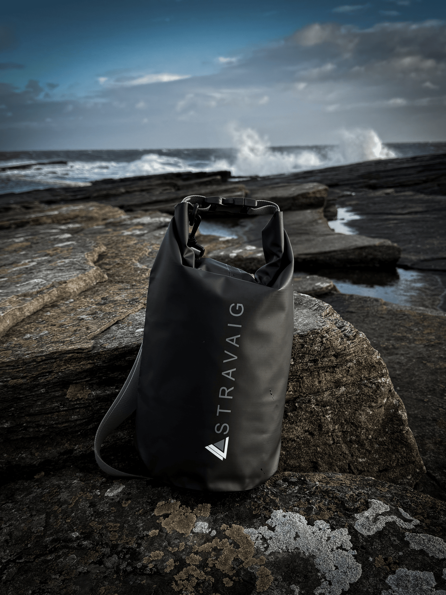 Stravaig Waterproof Dry Bag (5L/10L/20L) - Loch Black - 4