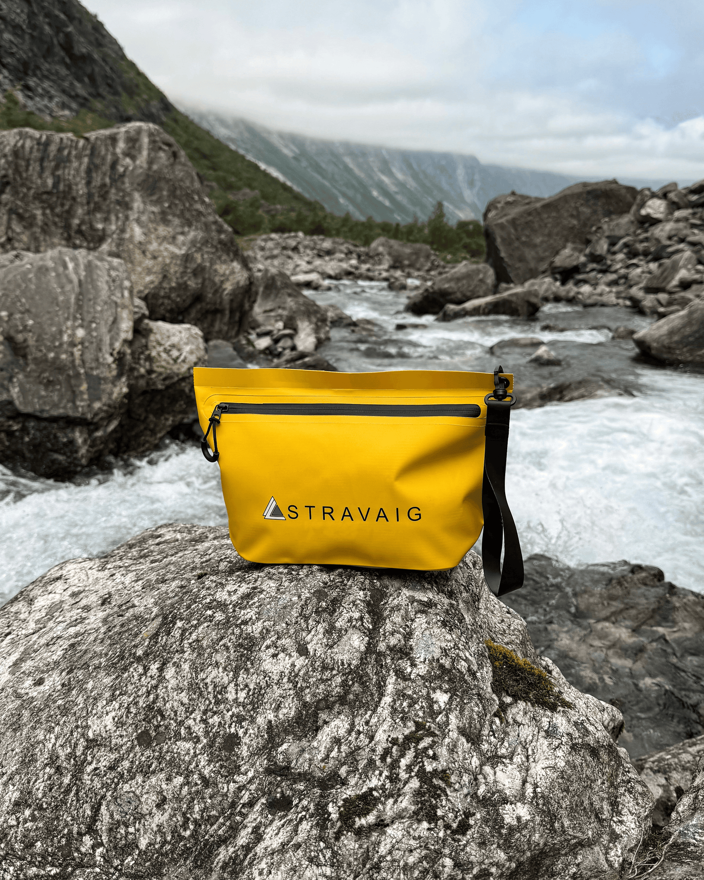 Stravaig Trinkie Waterproof Zip Bag - Gorse Yellow